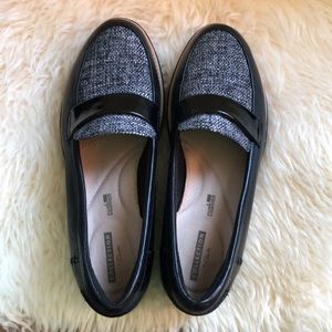 Clarks Black Leather and Tweed Loafers Size 8